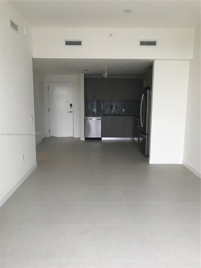 Foto del edificio - 5350 NW 84th Ave