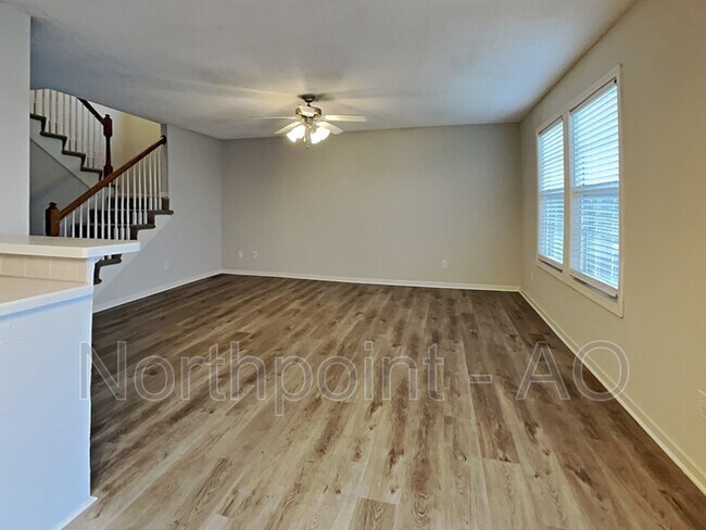 Foto del edificio - 11100 Highview Rd