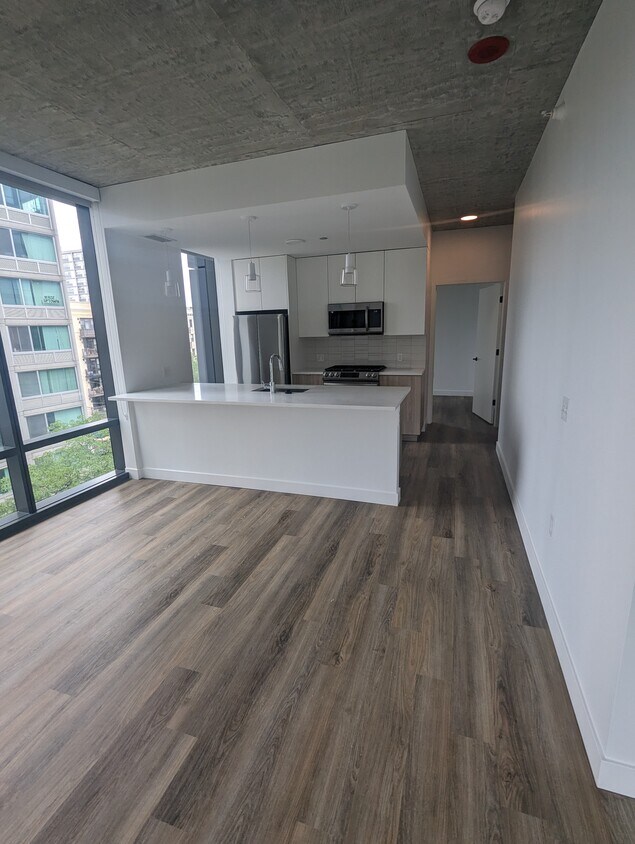 Primary Photo - 4800 N Marine Dr