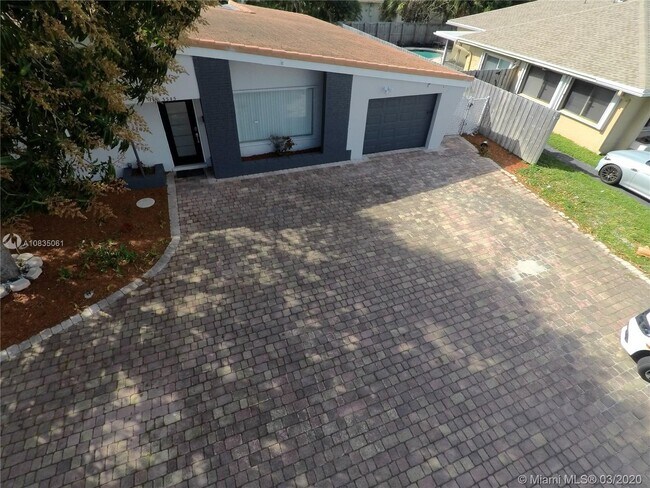 Foto del edificio - 3345 NE 20th Ave