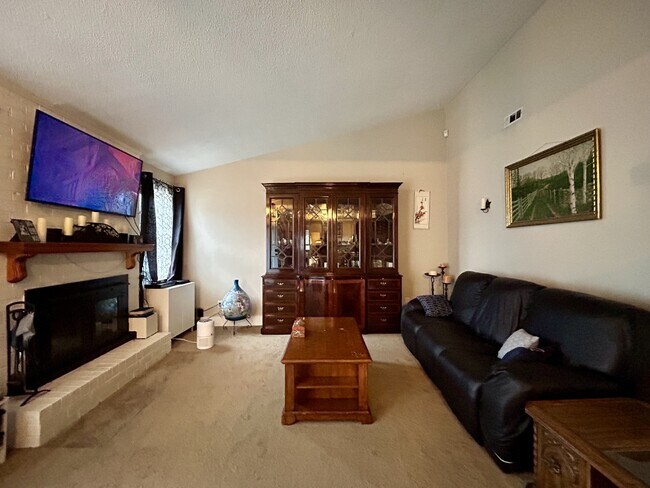 Foto del edificio - 3565 Dandelion Cres