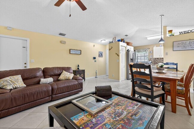Foto del edificio - 6877 3rd St
