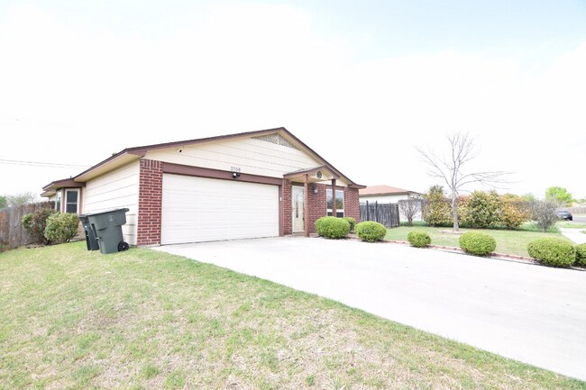 Building Photo - 2708 Casey Dr