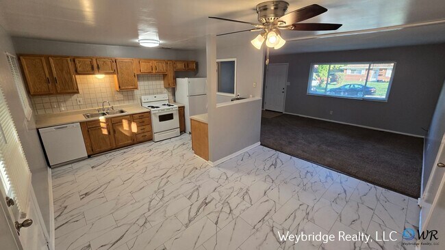 Foto del edificio - Beautiful 3 Bedroom 2 Full Bath Home Locat...