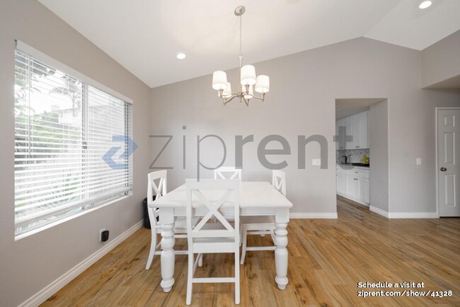 Building Photo - 9453 Stargaze Ave