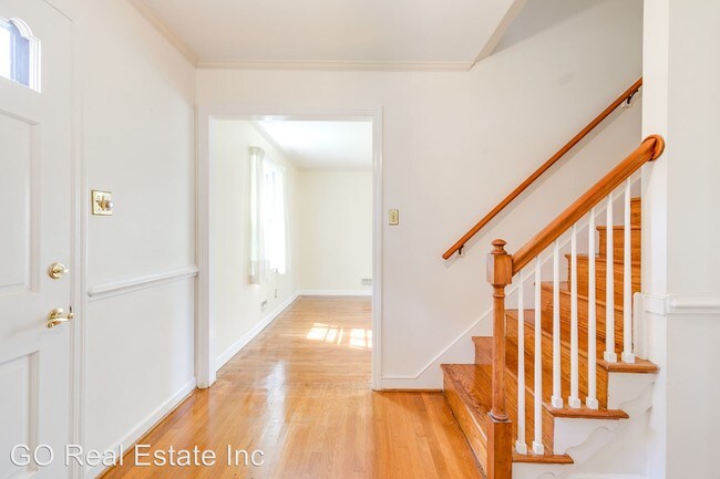 Building Photo - 4 br, 2.5 bath House - 2828 Scarsborough Dr.