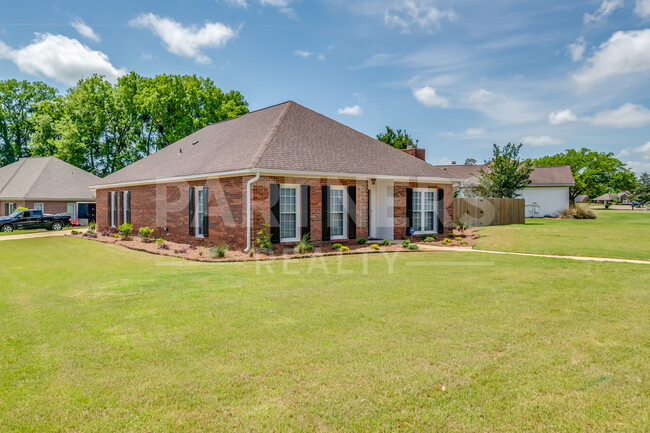 Building Photo - 8536 Plantation Ridge Rd