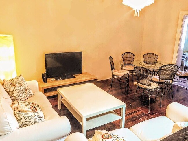 Foto del edificio - 617 Irving St NW