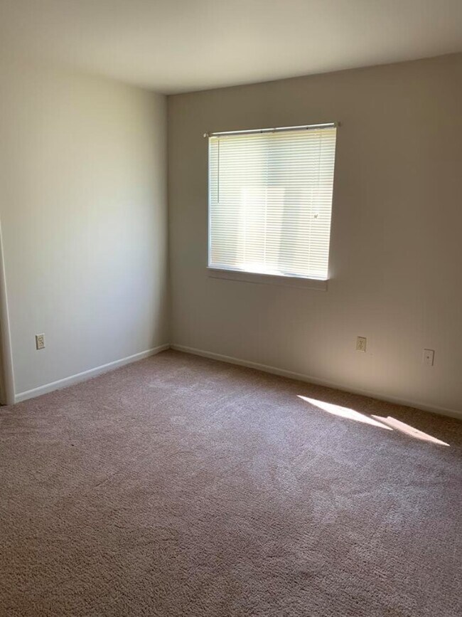 Lantern Ridge Apartments Apartments Blacksburg, VA