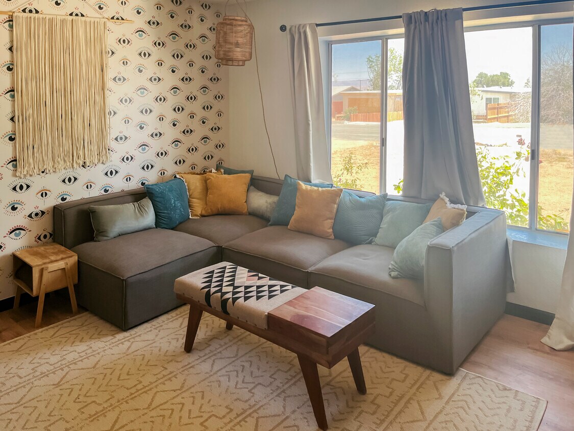 Foto principal - 5466 Abronia Ave