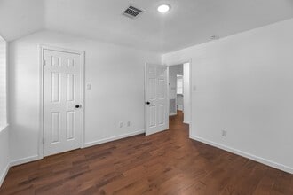 Building Photo - 8011 Liberty Elm Ct