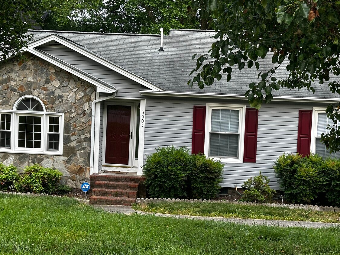 3005 Gladstone Ter, Greensboro, NC 27406 House Rental in Greensboro