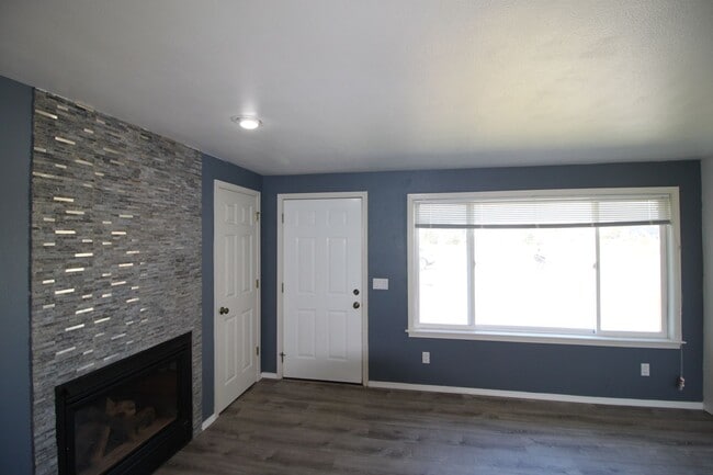 Foto del edificio - 2 Bed 1 Bath - Dog Friendly - Ideal Location - Windjammer Park