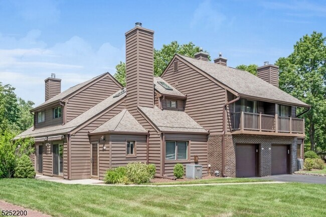 Building Photo - 4 Yacenda Dr