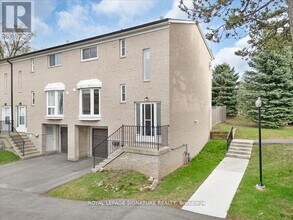 Building Photo - 2-12 Liszt Gate
