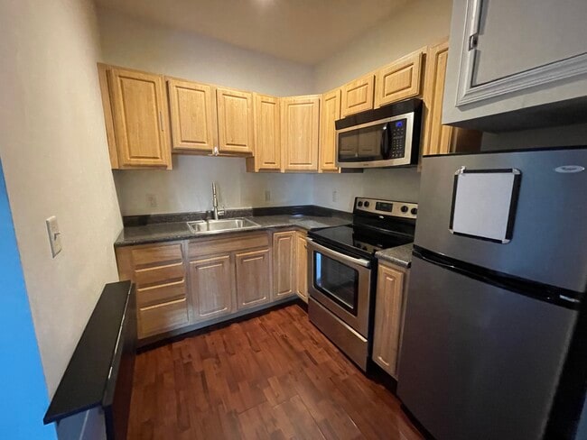 Building Photo - 927 N Calvert St