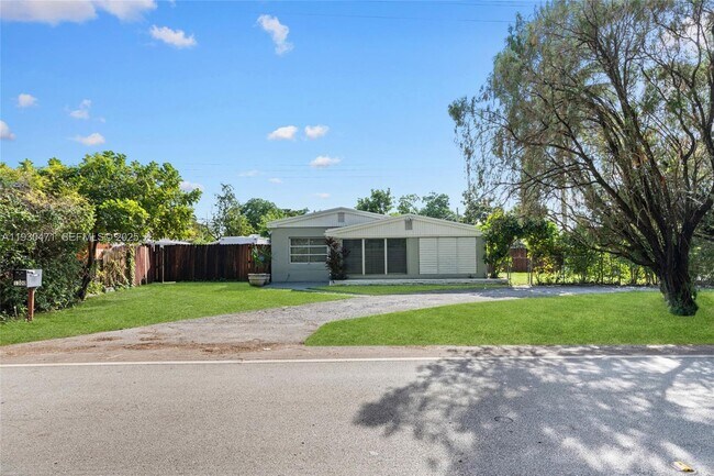 Building Photo - 1300 NE 183rd St