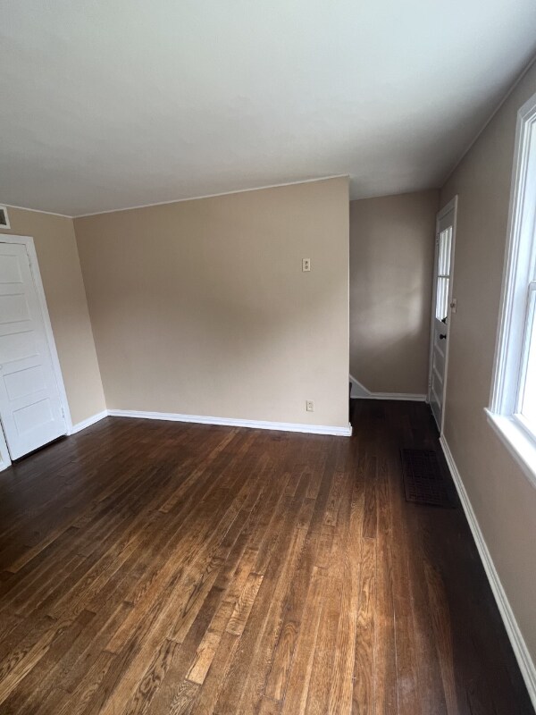 Building Photo - 877 Fahs St