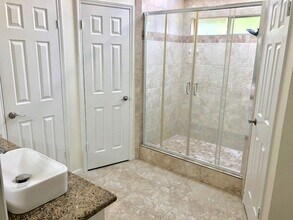 Building Photo - 6650 Grove Field Ln