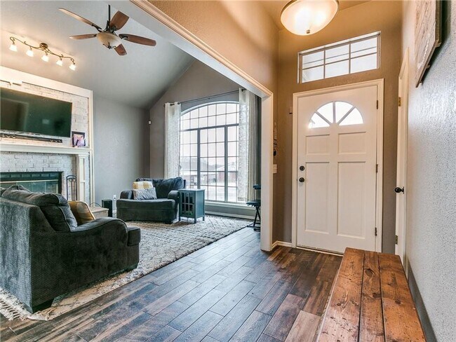 Foto del edificio - Gorgeous Home Located In Choctaw!!!