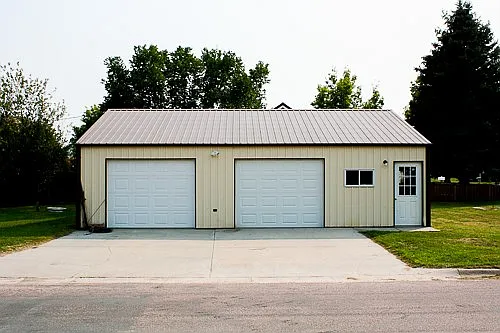 Building Photo - 300 E 5th St