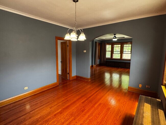 Building Photo - 5750 N Meade Ave
