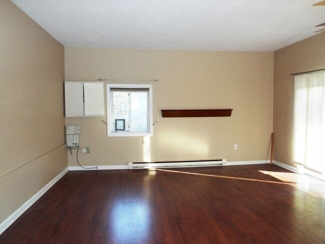 Building Photo - 97 Highwood Dr
