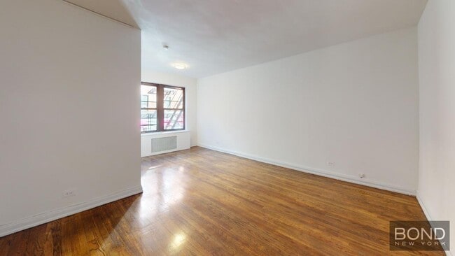 Foto del edificio - 162 E 55th St