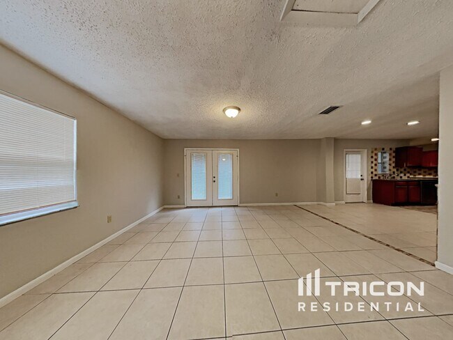 Building Photo - 3320 Garden Avenue Spring Hill FL
