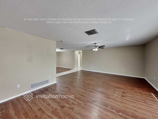 Foto del edificio - 8900 Phyliss Ave