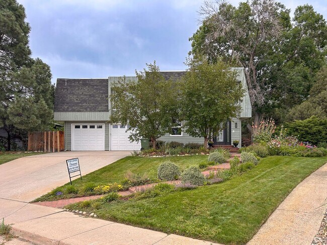 Building Photo - 4 Bedroom, 2.5 Bathroom in Lakeside Terrac...