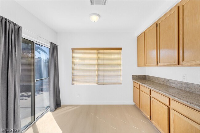 Building Photo - 1444 Country Hollow Dr