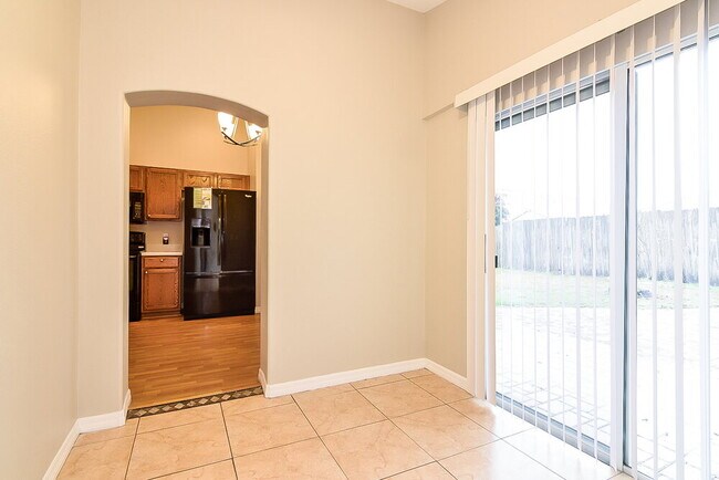 Building Photo - 2914 Summer Winds Cir