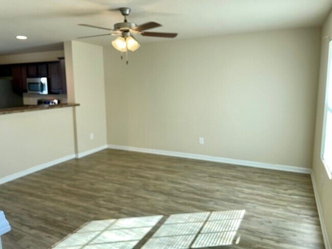 Building Photo - 308 Dill Ln