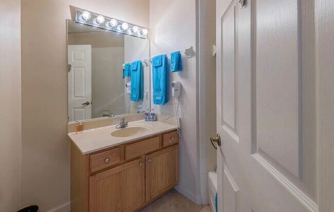 Foto del edificio - 8376 Mulligan Cir