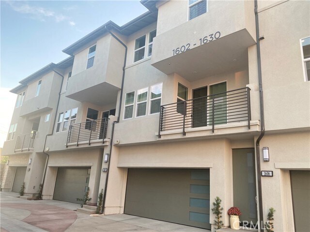 Building Photo - 1606 W Cara Dr