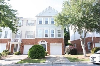 Building Photo - 3915 Howell Park Rd
