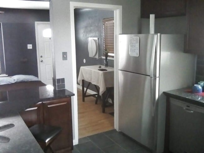 kitchen pic 2 - 3511 Pontiac St