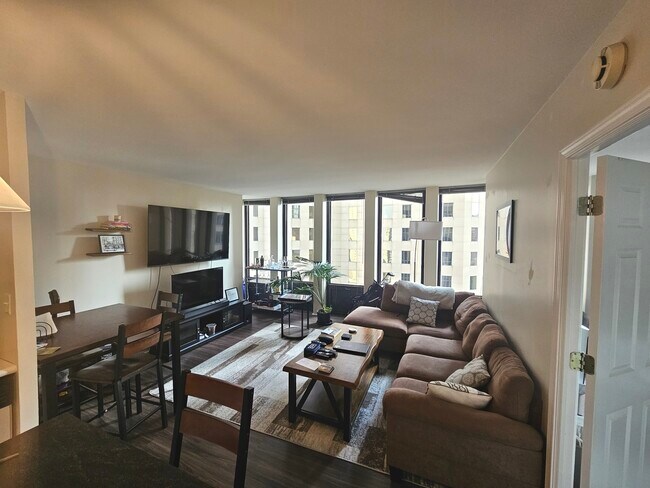 Foto del edificio - 100 E Walton St