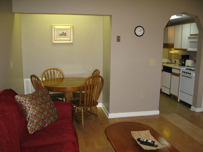 Building Photo - 1337 Konnarock Rd