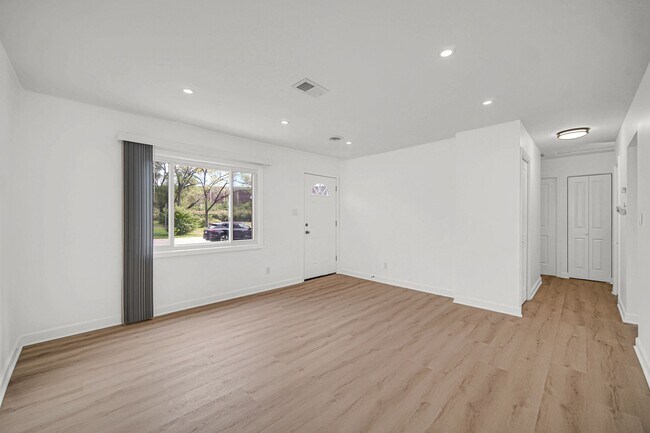 Foto del edificio - 7610 Alexander Ave