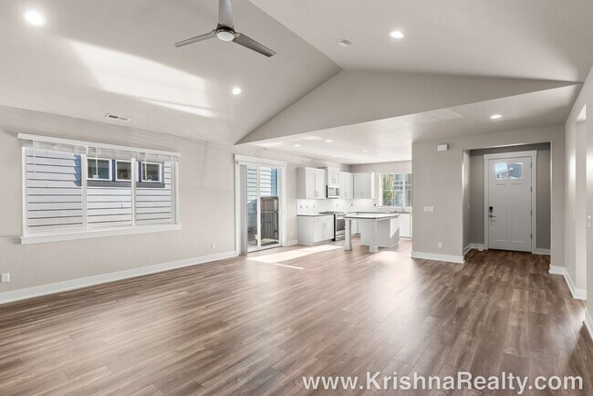 Foto del edificio - *Newer  Single Level 3BD*, 2BA* Single Fam...