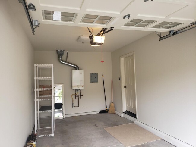 Building Photo - 408 Coronado St