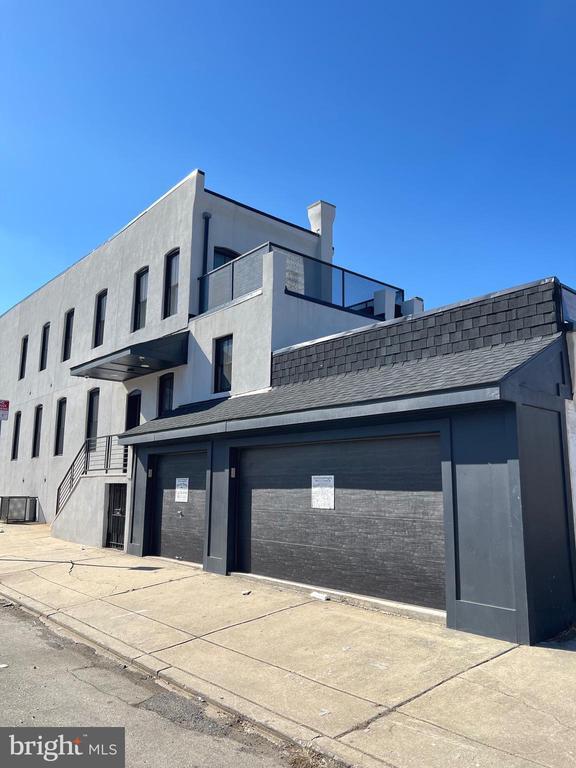 Building Photo - 3801 Poplar St