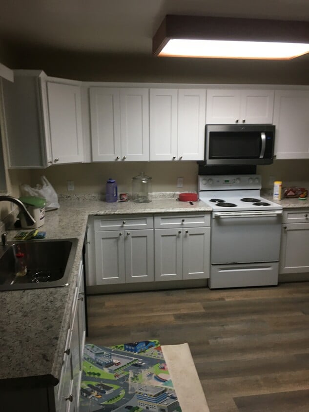 Building Photo - 519 5th St