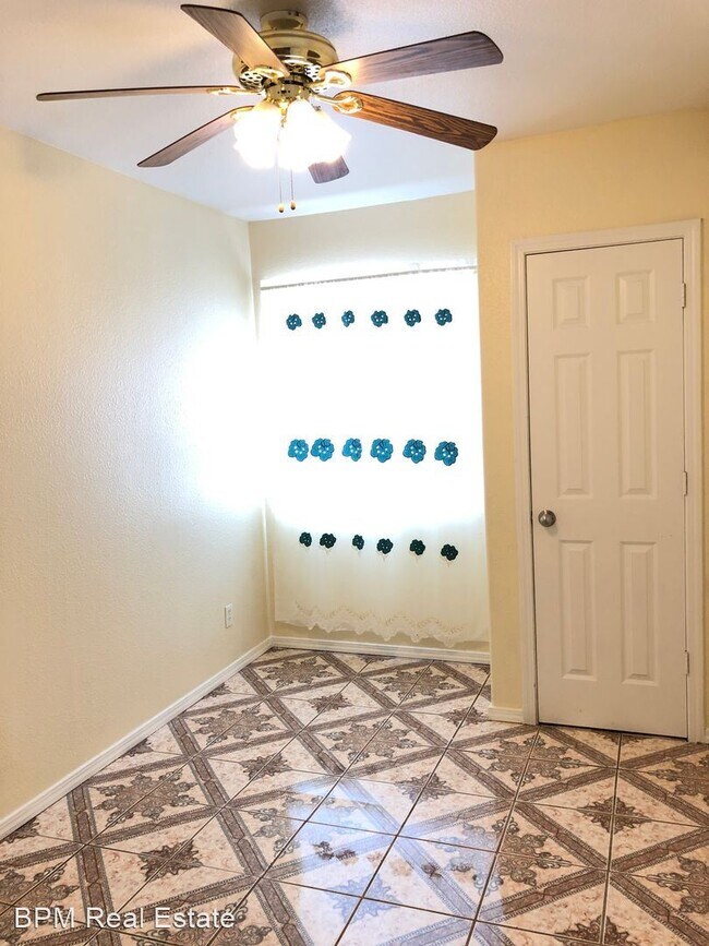 Building Photo - 3 br, 2 bath House - 1211 Tulare St.