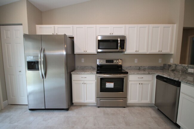 Foto del edificio - AMAZING 3 BD/2BA Home in Beautiful Ocala!!!