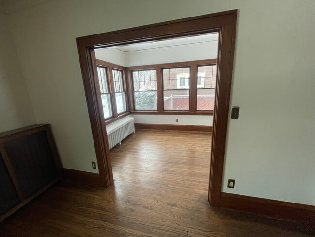 front sunroom - 1560 Lincoln Ave