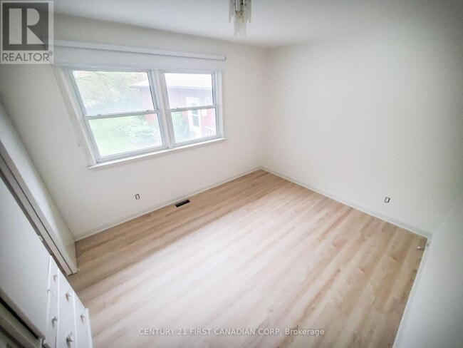 Building Photo - 29 Ford Crescent