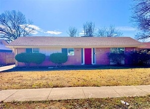 Building Photo - 505 Melrose Dr